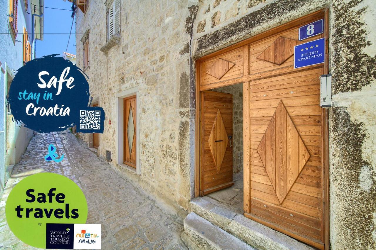 Apartamento Hrast Krk Town Exterior foto