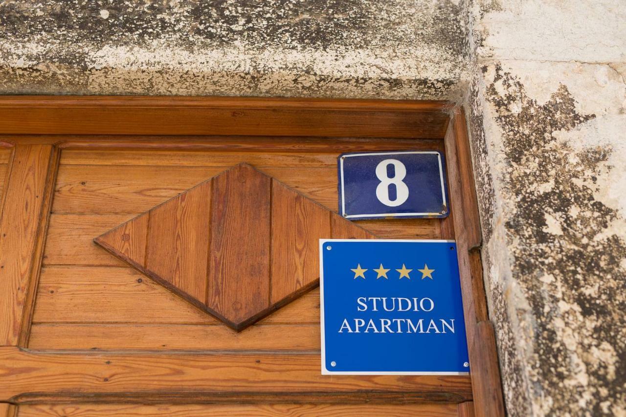 Apartamento Hrast Krk Town Exterior foto