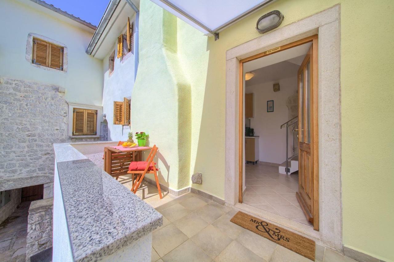 Apartamento Hrast Krk Town Exterior foto