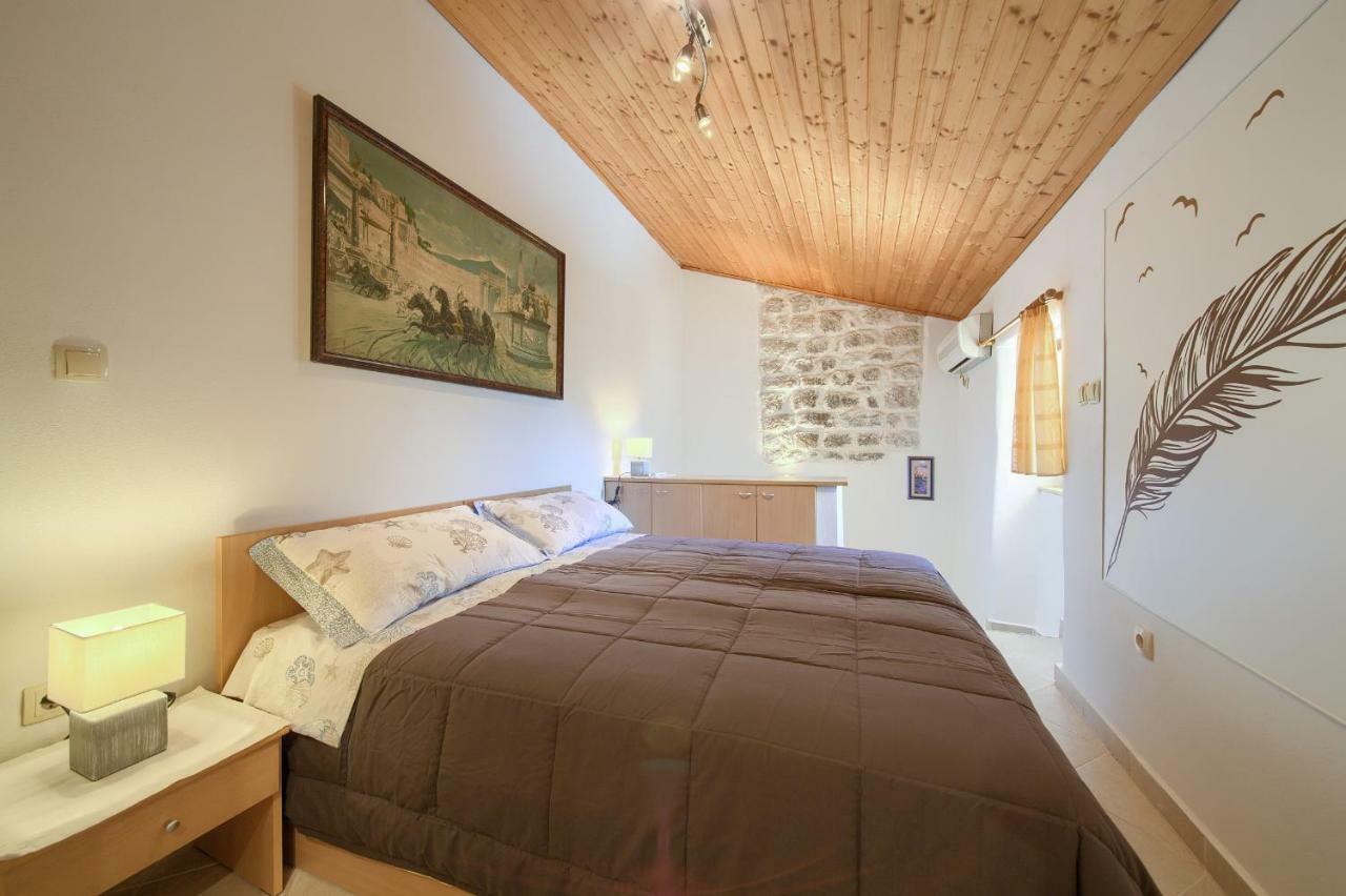 Apartamento Hrast Krk Town Exterior foto
