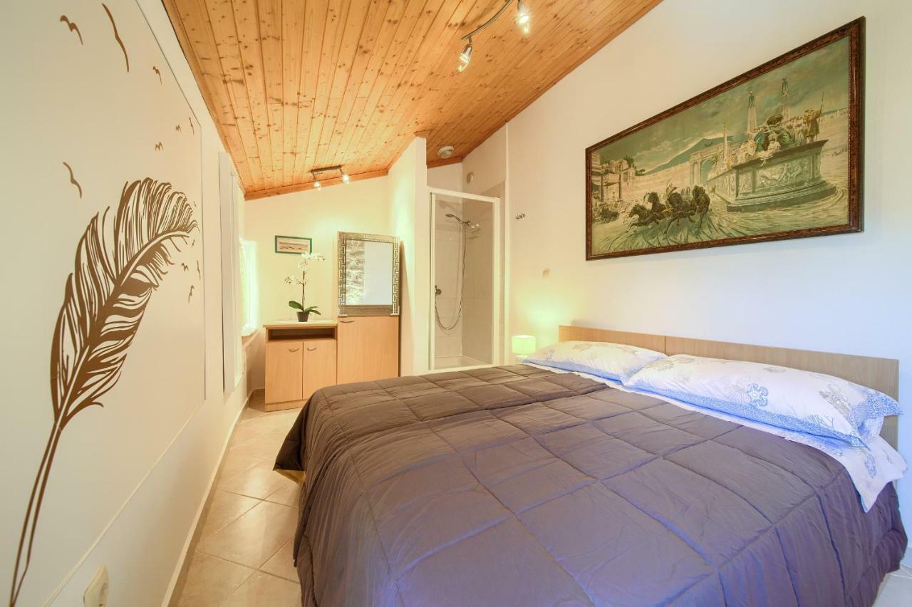 Apartamento Hrast Krk Town Exterior foto